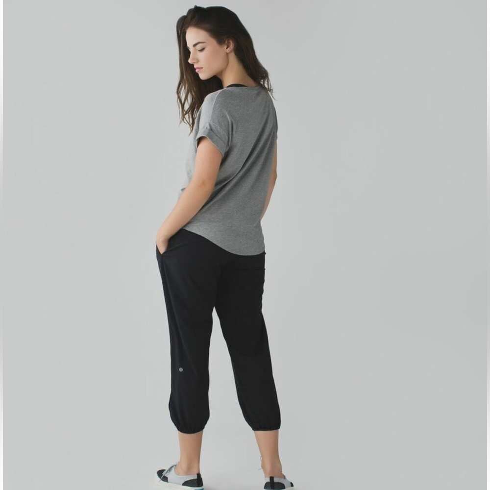 LULULEMON OM PANT BLACK WOMENS SIZE 4